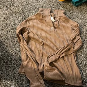 Mock neck long sleeve crop top